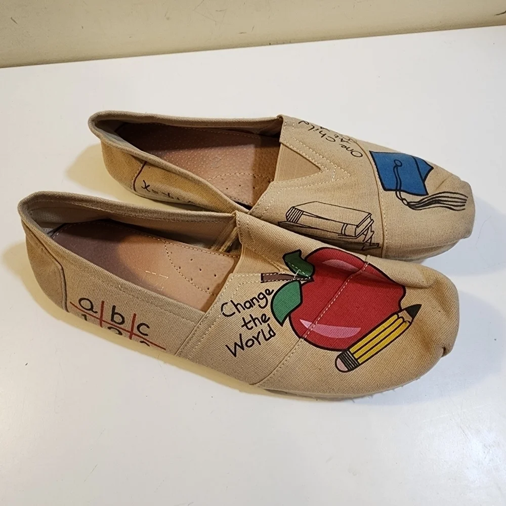 CHKKZ Flat Espadrilles School Teacher Apple loafers size 10